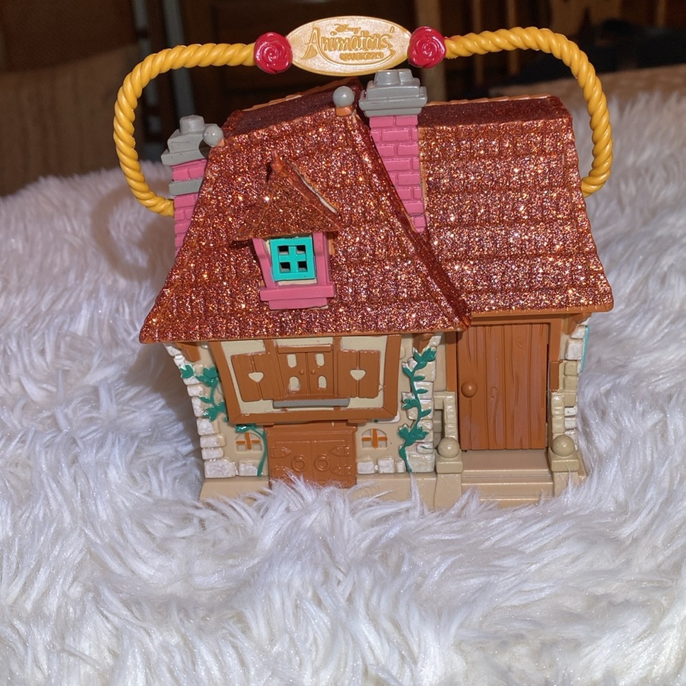 Disney Animators' Collection Littles Belle
Cottage Playset